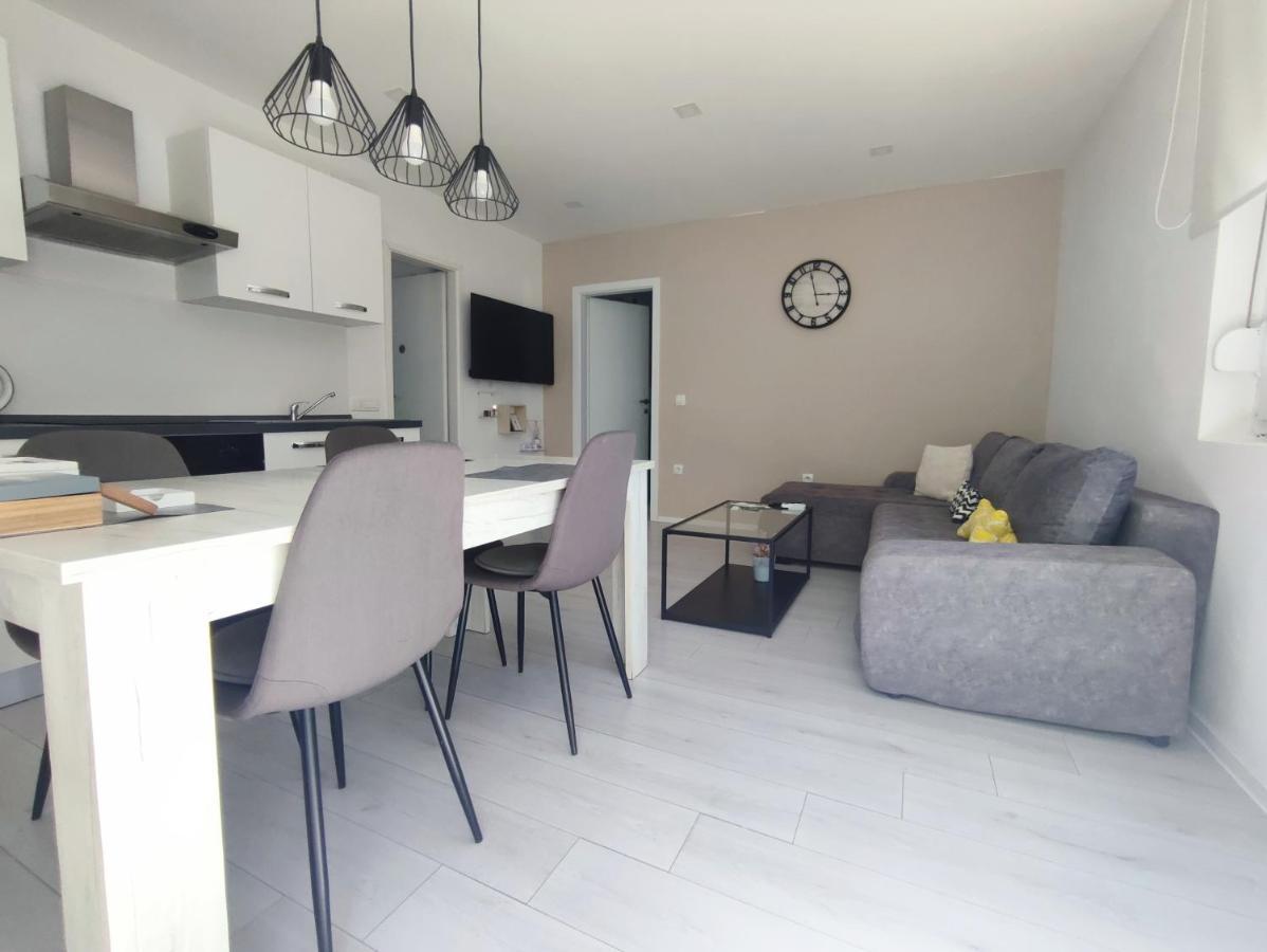 Apartament Garden Sutomiscica Zewnętrze zdjęcie